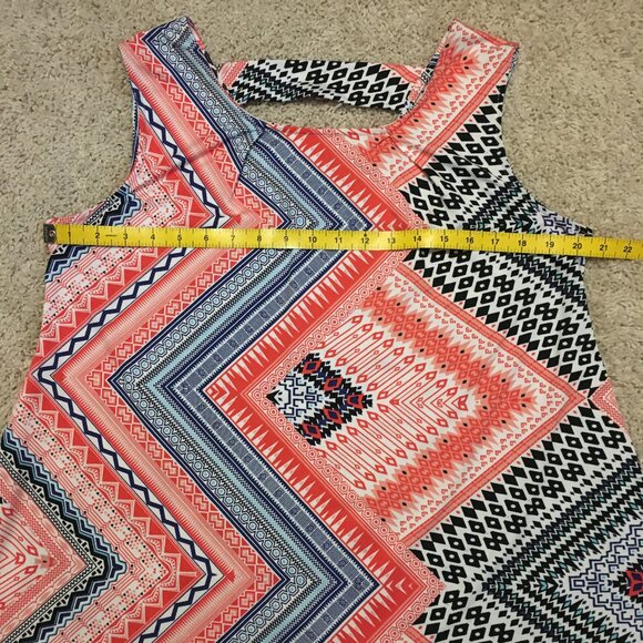 Retro 70s Vintage Handmade Zig-Zag Handkerchief and Cut Out Top - Picture 13 of 16